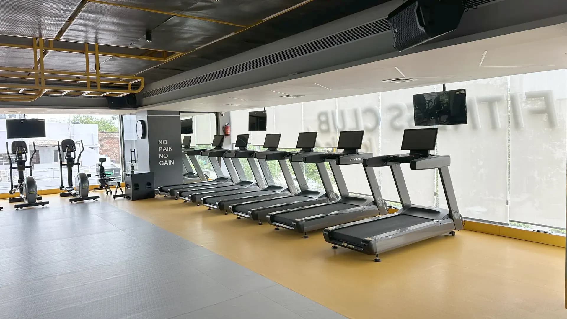 The cardio deck at Ram's Fitness Club Iconic, Mansarovar